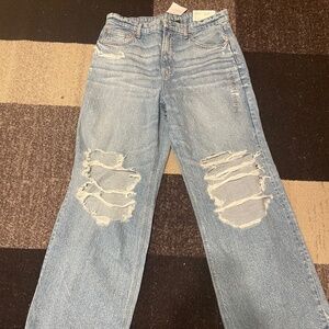 American Eagle Curvy High-Waisted Straight Ripped Jean